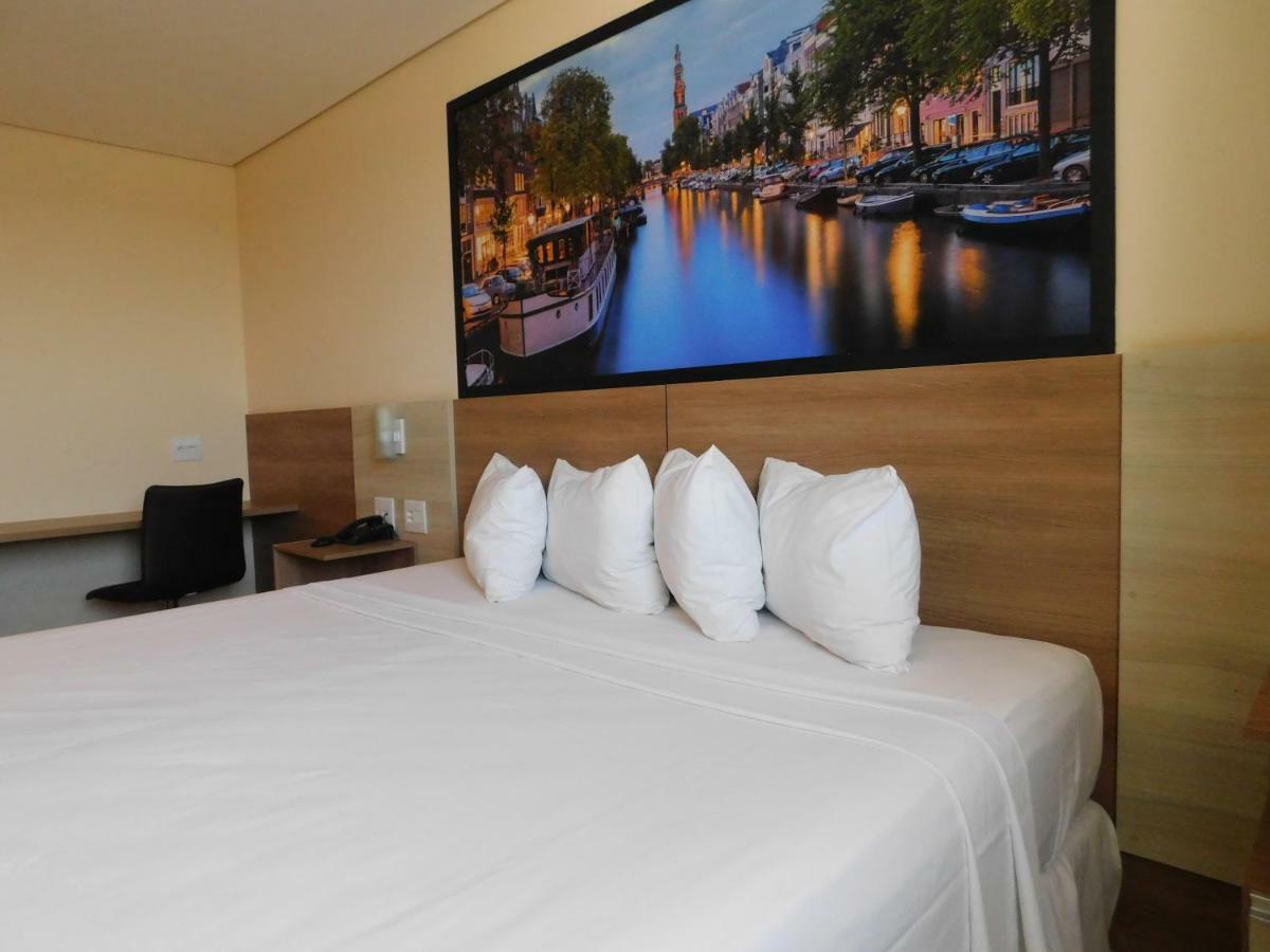 Hotel Amsterdam Montes Claros Room photo